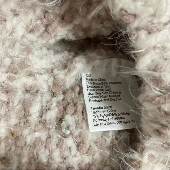 🆕 Cuddl Duds Cream and Tan Textured Beanie! 💥 - Picture 6 of 6